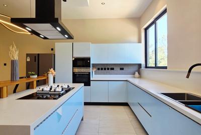 4 Bed Apartment with En Suite in Loresho - 4