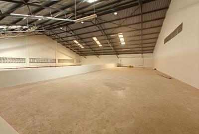 7,300 ft² Warehouse with Backup Generator in Ruaraka