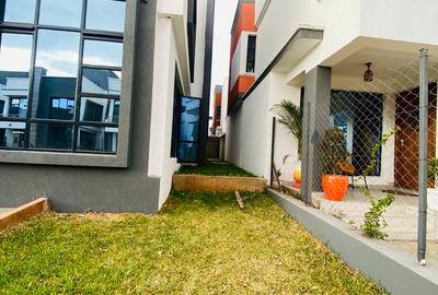 4 Bed Villa with En Suite at Eastern Bypass - 3