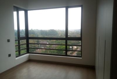 3 Bed Apartment with En Suite in Riverside - 2