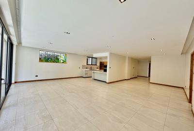4 Bed Apartment with En Suite in Spring Valley - 3