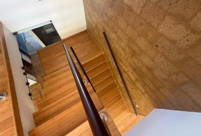 4 Bed Townhouse with En Suite in Ridgeways - 2