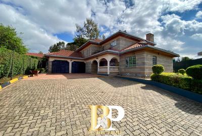 5 Bed Townhouse with En Suite in Nyari