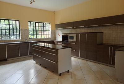 5 Bed Townhouse with En Suite in Lower Kabete