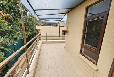 5 Bed House with En Suite in Lavington