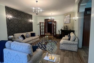 5 Bed Townhouse with En Suite in Riverside