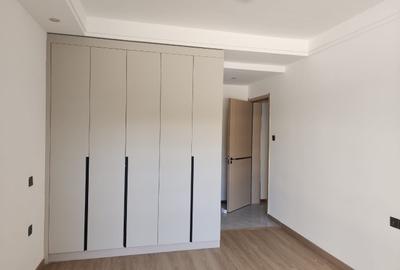 2 Bed Apartment with En Suite at Riverside Drive - 4