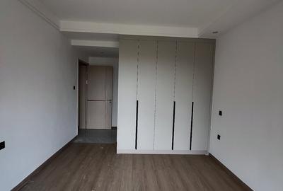 2 Bed Apartment with En Suite at Riverside Drive - 4