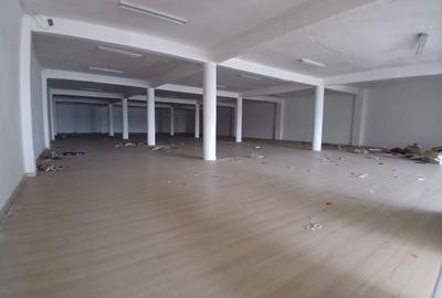 10,000 ft² Warehouse with Parking in Mlolongo - 4