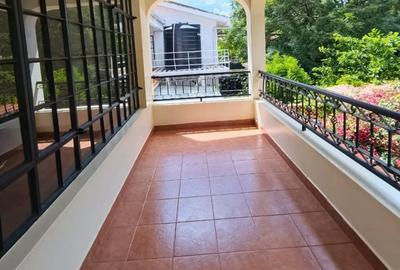 5 Bed Townhouse with En Suite at Lavington