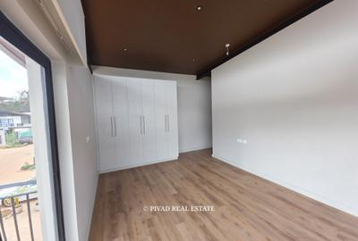 4 Bed Townhouse with Swimming Pool in Runda - 3