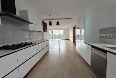 3 Bed Apartment at Parklands - 2