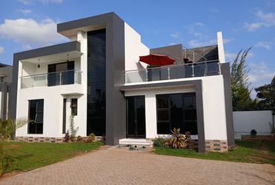 5 Bed House with En Suite at Mugutha