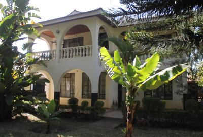 6 Bed House with En Suite at Karen - Hardy - 2