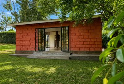 2 Bed House with En Suite in Loresho