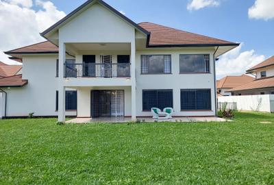 4 Bed House with En Suite at Paradise Lost - 3