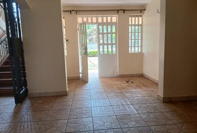 5 Bed House in Rosslyn - 4