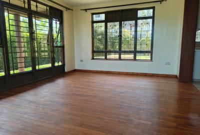 5 Bed Villa with En Suite in Runda