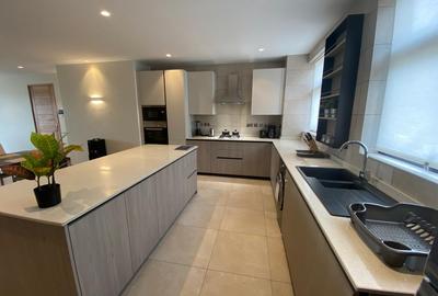 Serviced 2 Bed Apartment with En Suite in Kitisuru - 2