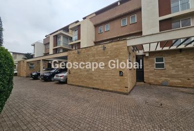 5 Bed Townhouse with En Suite in Lavington - 2