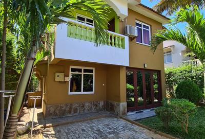 4 Bed Villa with En Suite in Nyali Area