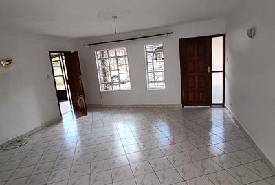 3 Bed Apartment with En Suite in Rhapta Road