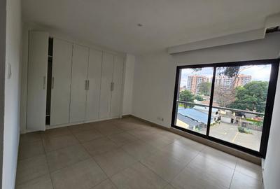2 Bed Apartment with En Suite in Lavington