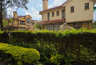 4 Bed Townhouse with En Suite at Lavington - 2