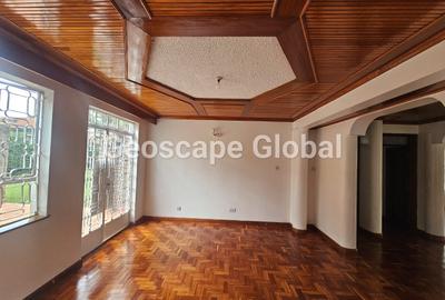 5 Bed House with En Suite in Runda - 3