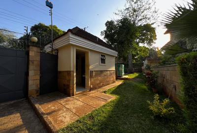 4 Bed Villa with En Suite in Lavington - 4