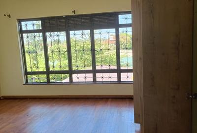 4 Bed Townhouse with En Suite at Runda - 2