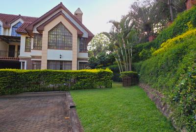 5 Bed Townhouse with En Suite at Off Convent Drive