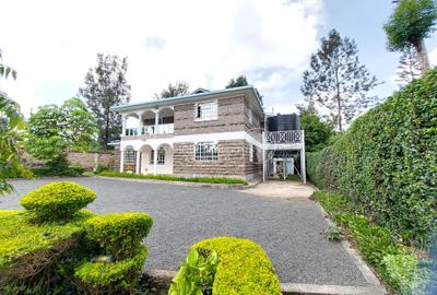 4 Bed House with En Suite in Thome
