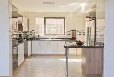 3 Bed Apartment with En Suite at Rhapta Road - 2