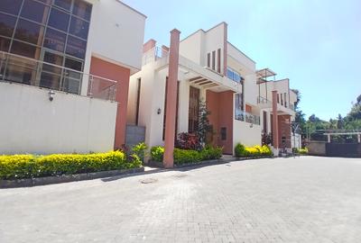 5 Bed Townhouse with En Suite at Lavington Green
