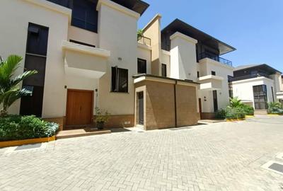 5 Bed Townhouse with En Suite at Lavington