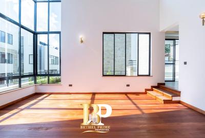5 Bed Apartment with En Suite in Lavington
