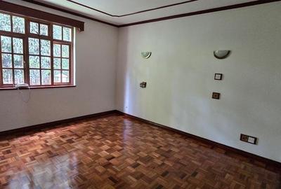 4 Bed Townhouse with En Suite in Lavington - 4