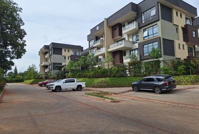4 Bed House with En Suite in Rosslyn