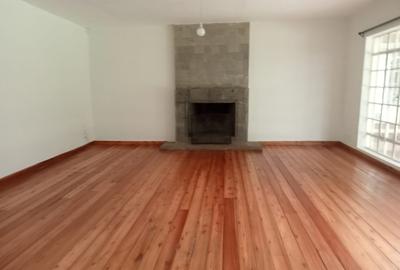 3 Bed House with En Suite in Ridgeways - 3