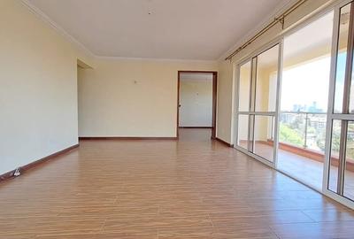 3 Bed Apartment with En Suite in Brookside