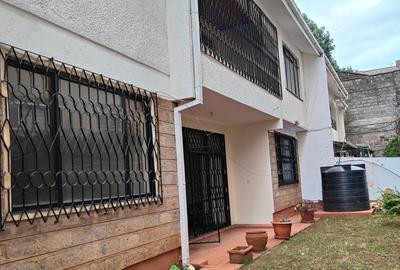5 Bed Townhouse with En Suite at Brookside Drive