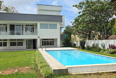 5 Bed House with En Suite at Runda Road - 2