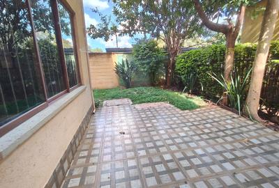 5 Bed Townhouse with En Suite at Brookside Drive - 3