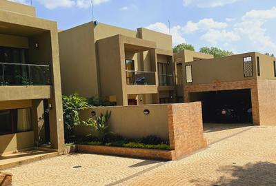 5 Bed Townhouse with En Suite at Convent Drive