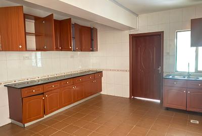 4 Bed Apartment with En Suite at Lvington - 3