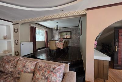 5 Bed Townhouse with En Suite at Lavington - 3