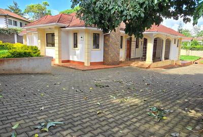 4 Bed House with En Suite in Runda