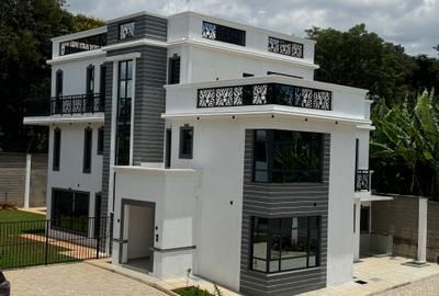 5 Bed Townhouse with En Suite in Lavington