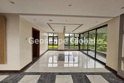 5 Bed Villa with En Suite in Spring Valley - 4